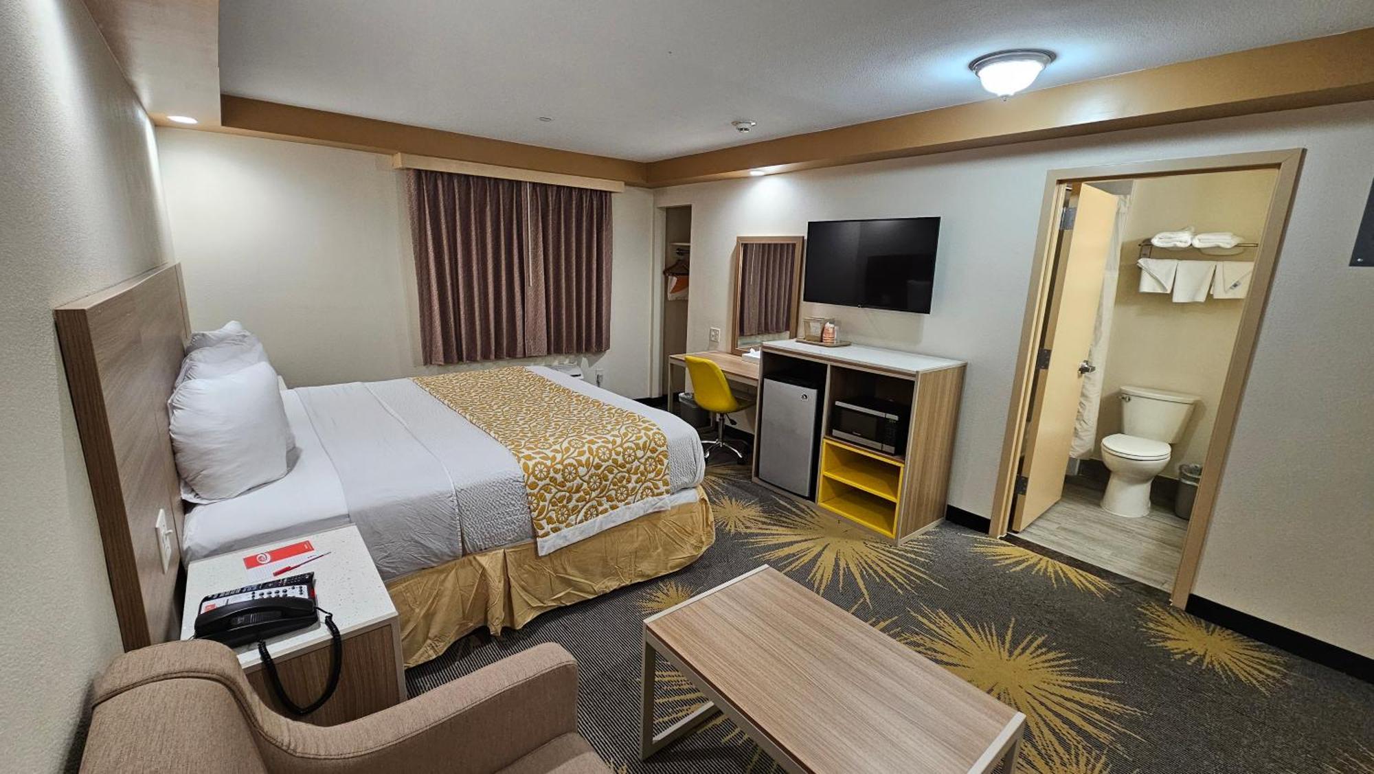 Econo Lodge Woodbridge Iselin Exteriör bild