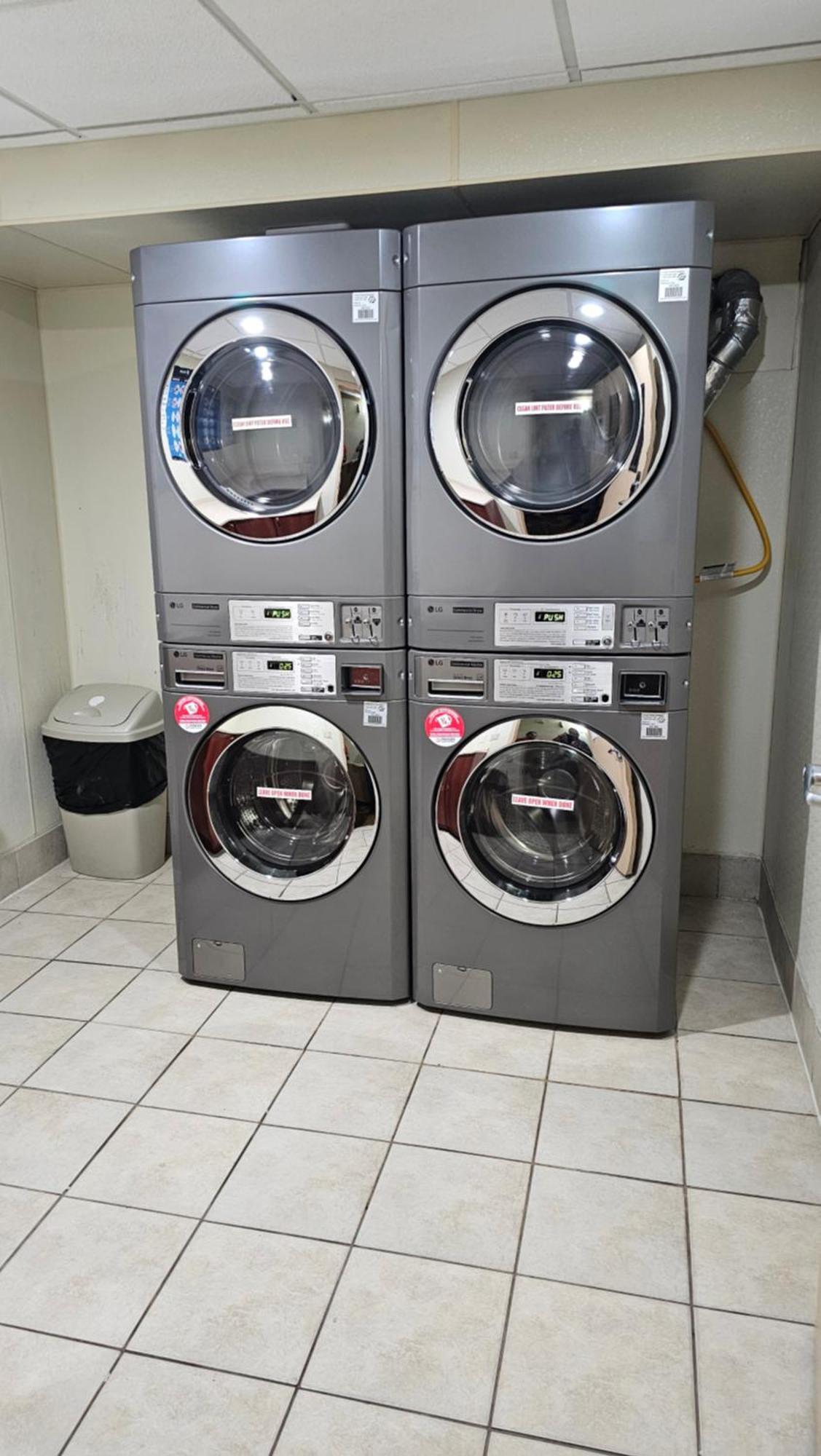 Econo Lodge Woodbridge Iselin Exteriör bild