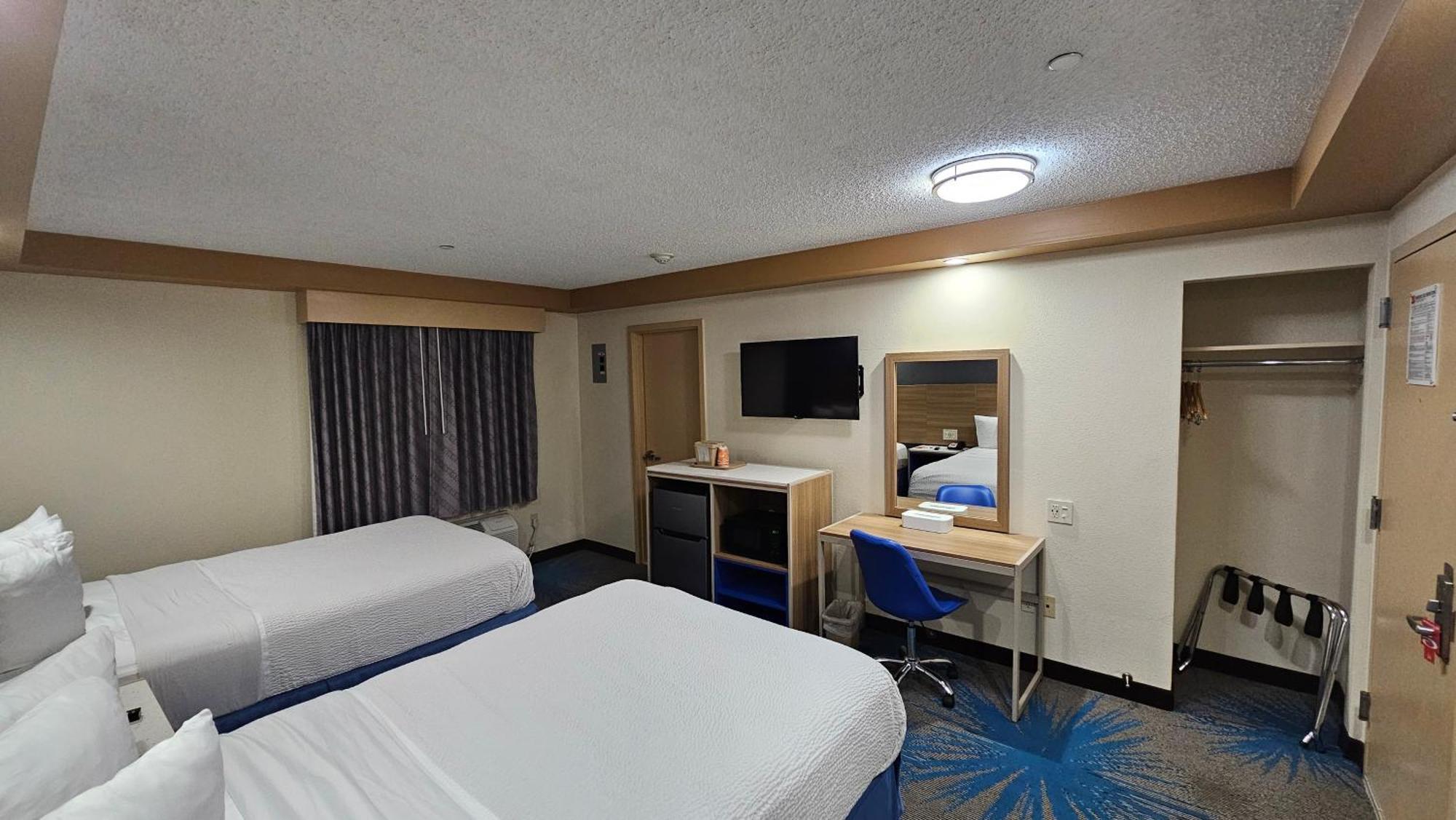 Econo Lodge Woodbridge Iselin Exteriör bild