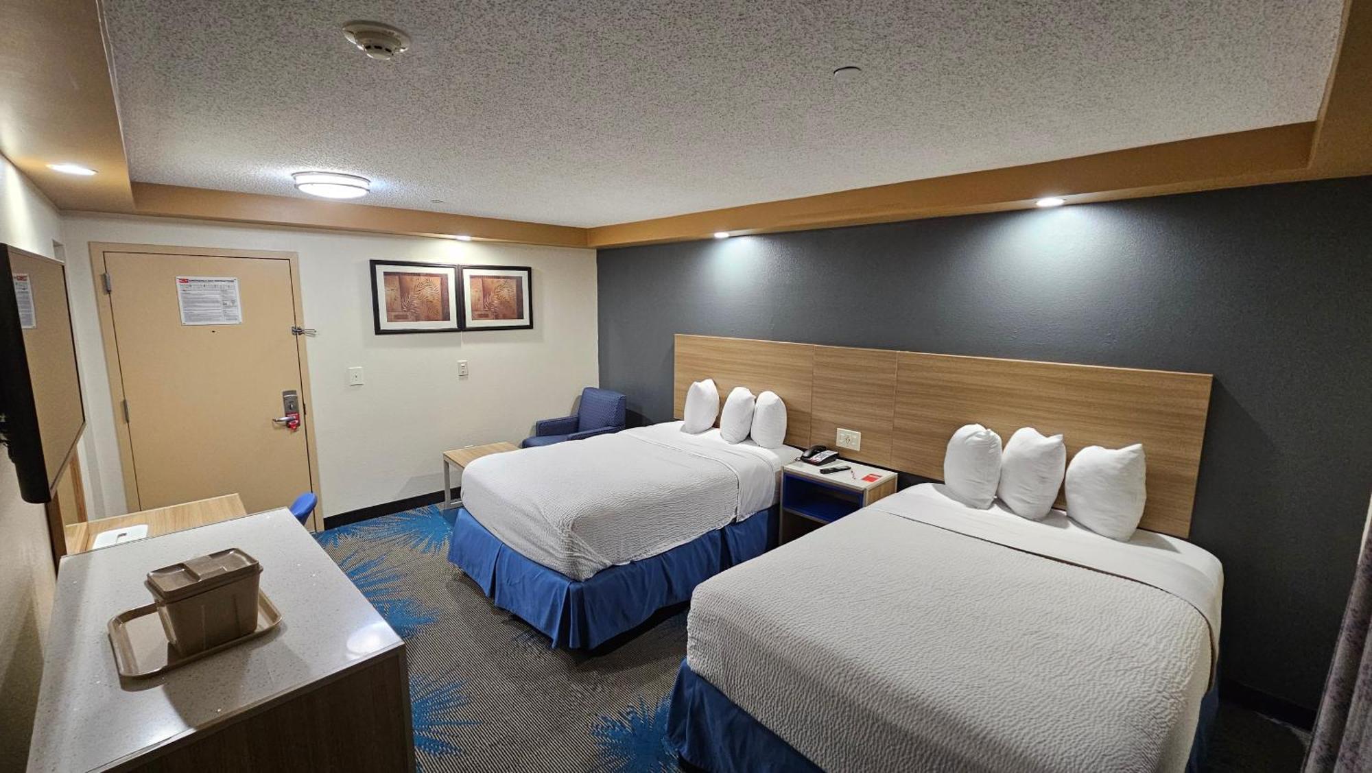 Econo Lodge Woodbridge Iselin Exteriör bild