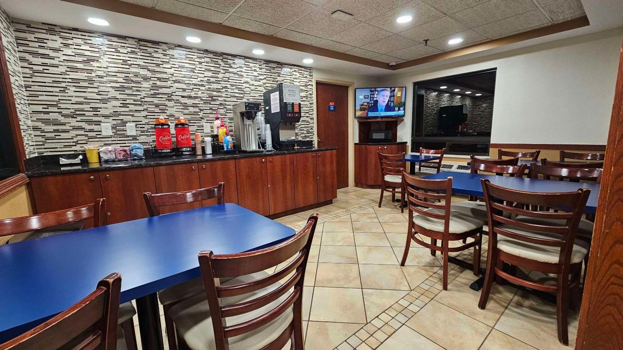 Econo Lodge Woodbridge Iselin Exteriör bild