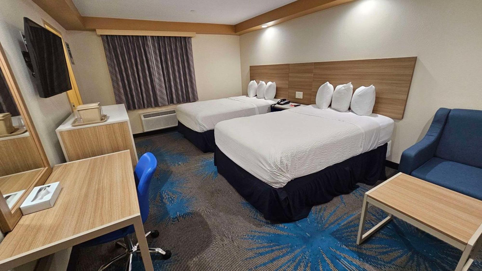 Econo Lodge Woodbridge Iselin Exteriör bild