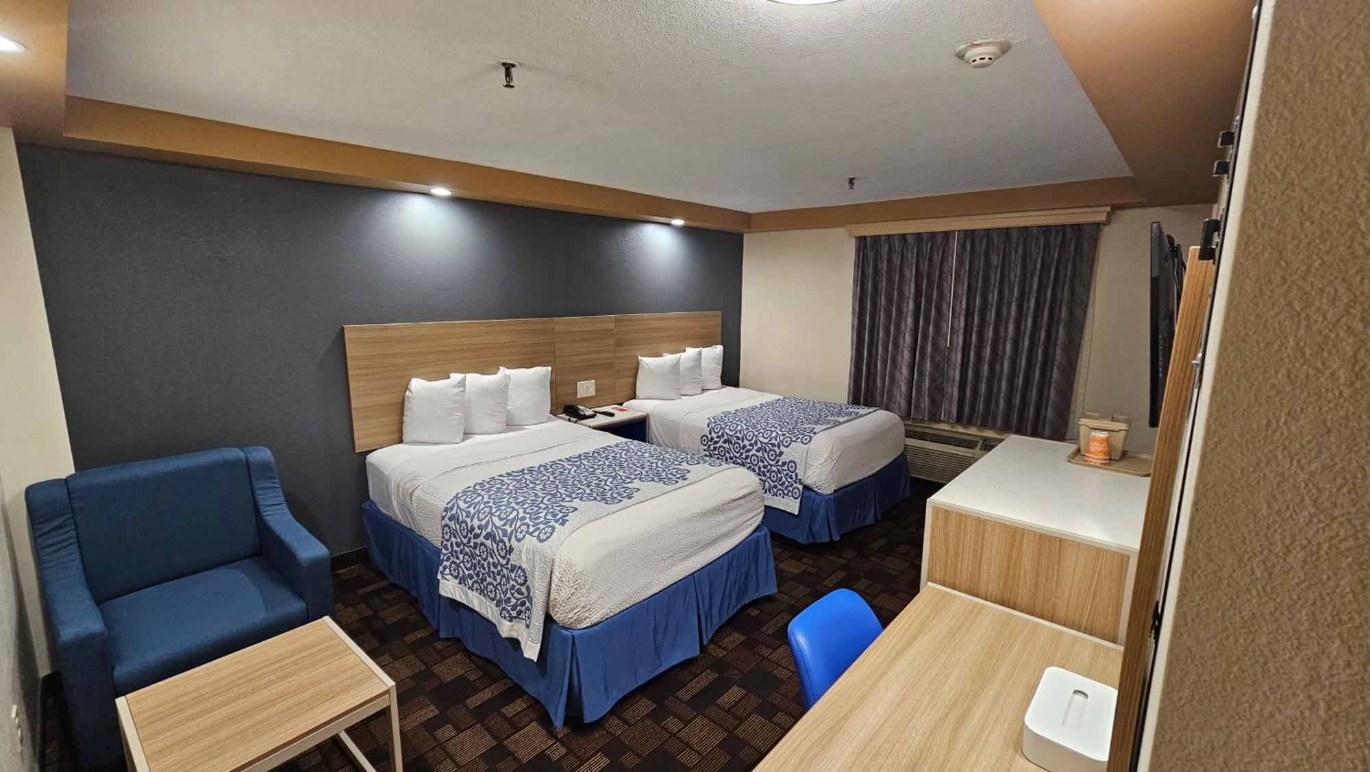 Econo Lodge Woodbridge Iselin Exteriör bild